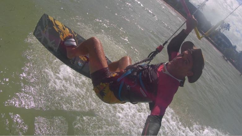 jeff-jump-selfie-kiteboard